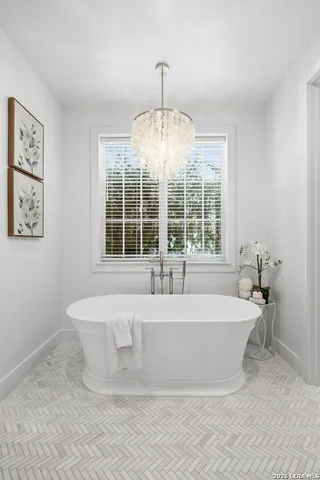 $1,999,999 | 807 Wade Road, New Braunfels, TX 78132