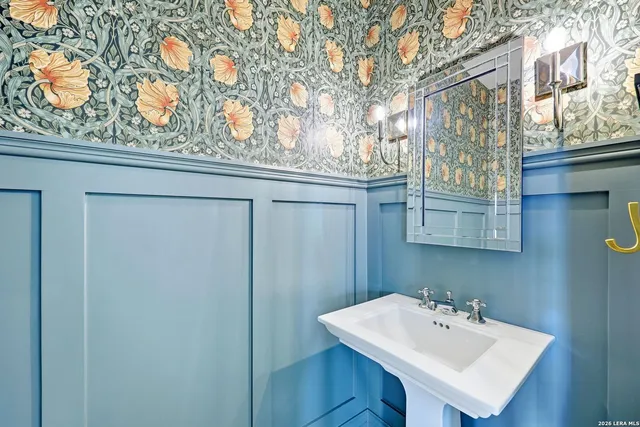 $1,999,999 | 807 Wade Road, New Braunfels, TX 78132