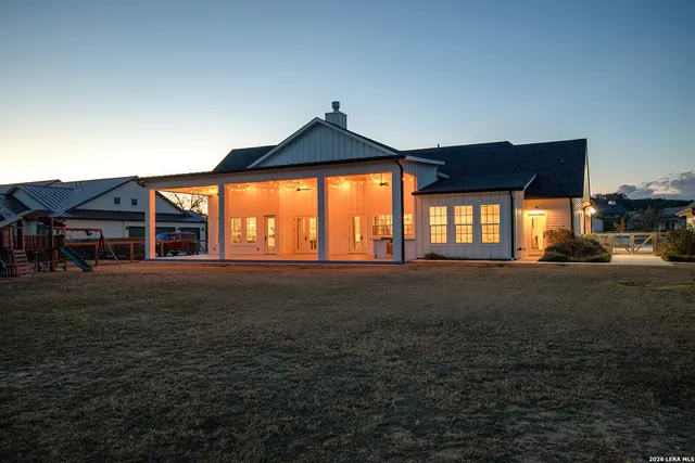 $1,999,999 | 807 Wade Road, New Braunfels, TX 78132