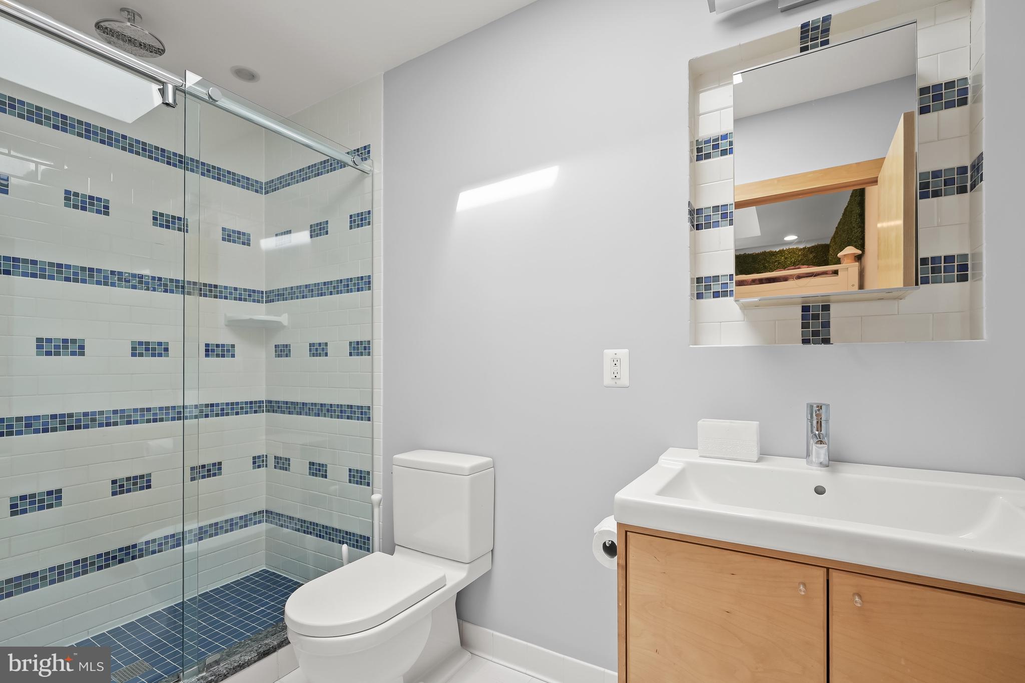 1931 38th Street Northwest Washington, DC 20007 - Photo 22 of 45 Bedroom #2 bathroom en-suite