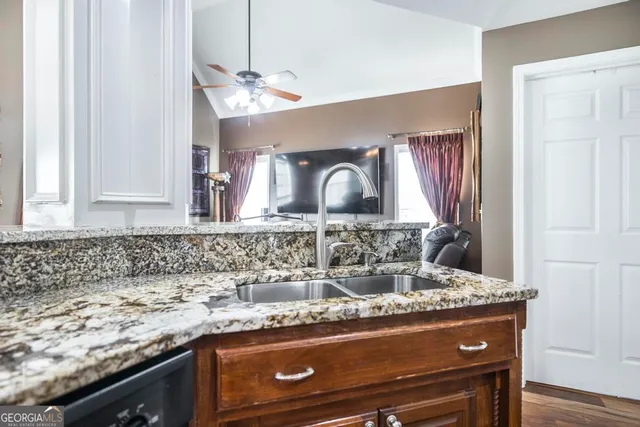 $470,000 | 161 Rowland Circle, Byron, GA 31008