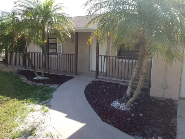 $2,000 | 6045 Cannon Avenue, Cocoa, FL 32927
