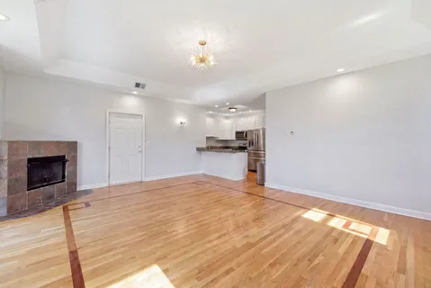 $3,800 | 814 West Hubbard Street, Unit 4, Chicago, IL 60642
