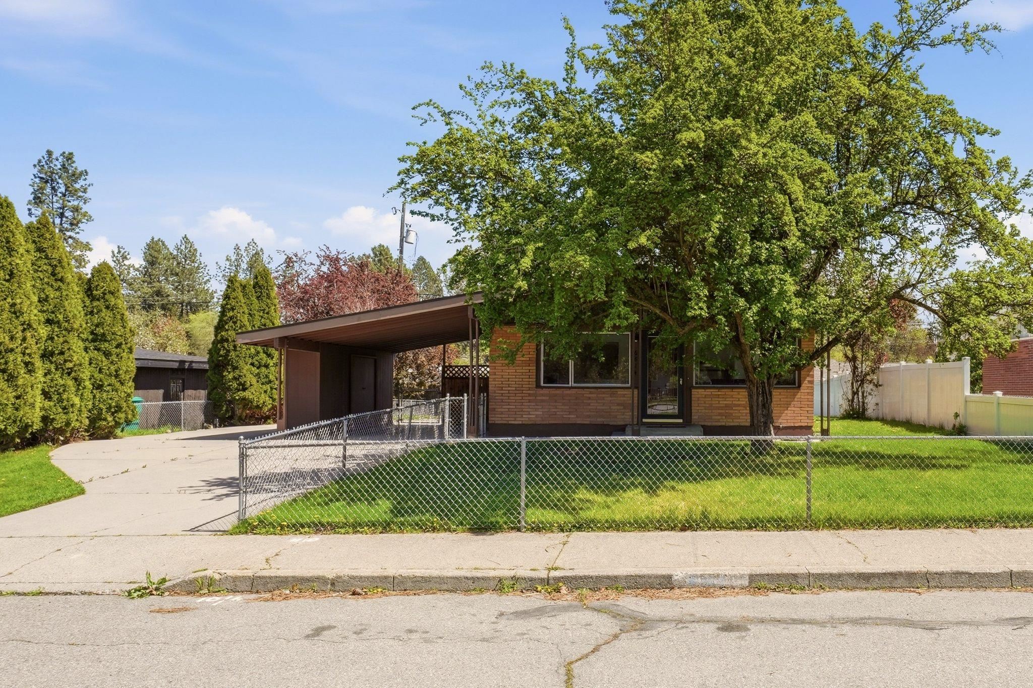 6814 North Post Street Spokane, WA 99208 - Photo 3 of 32