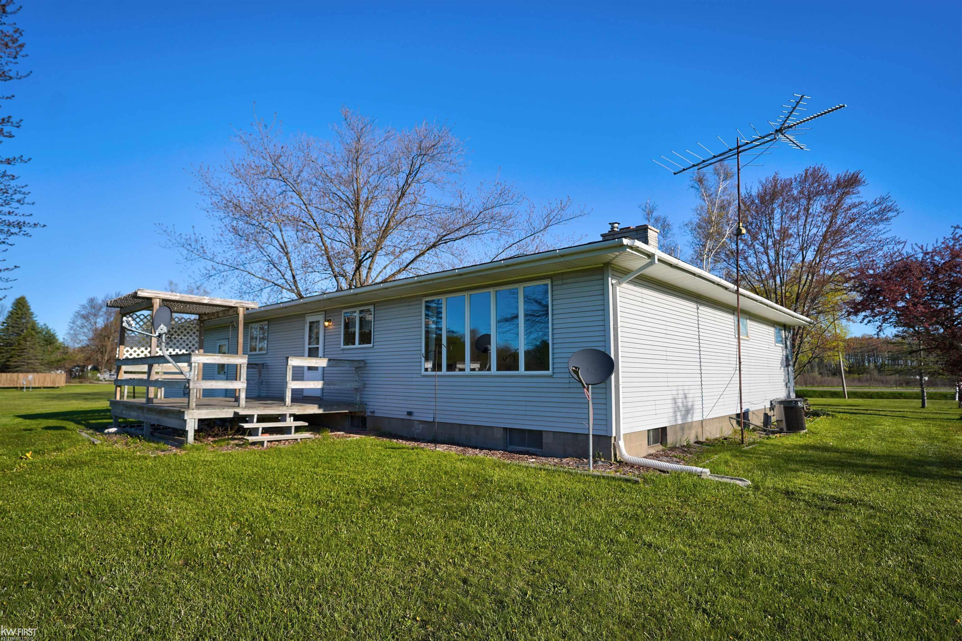 2209 Conrad Road Standish, MI 48658 - Photo 4 of 42