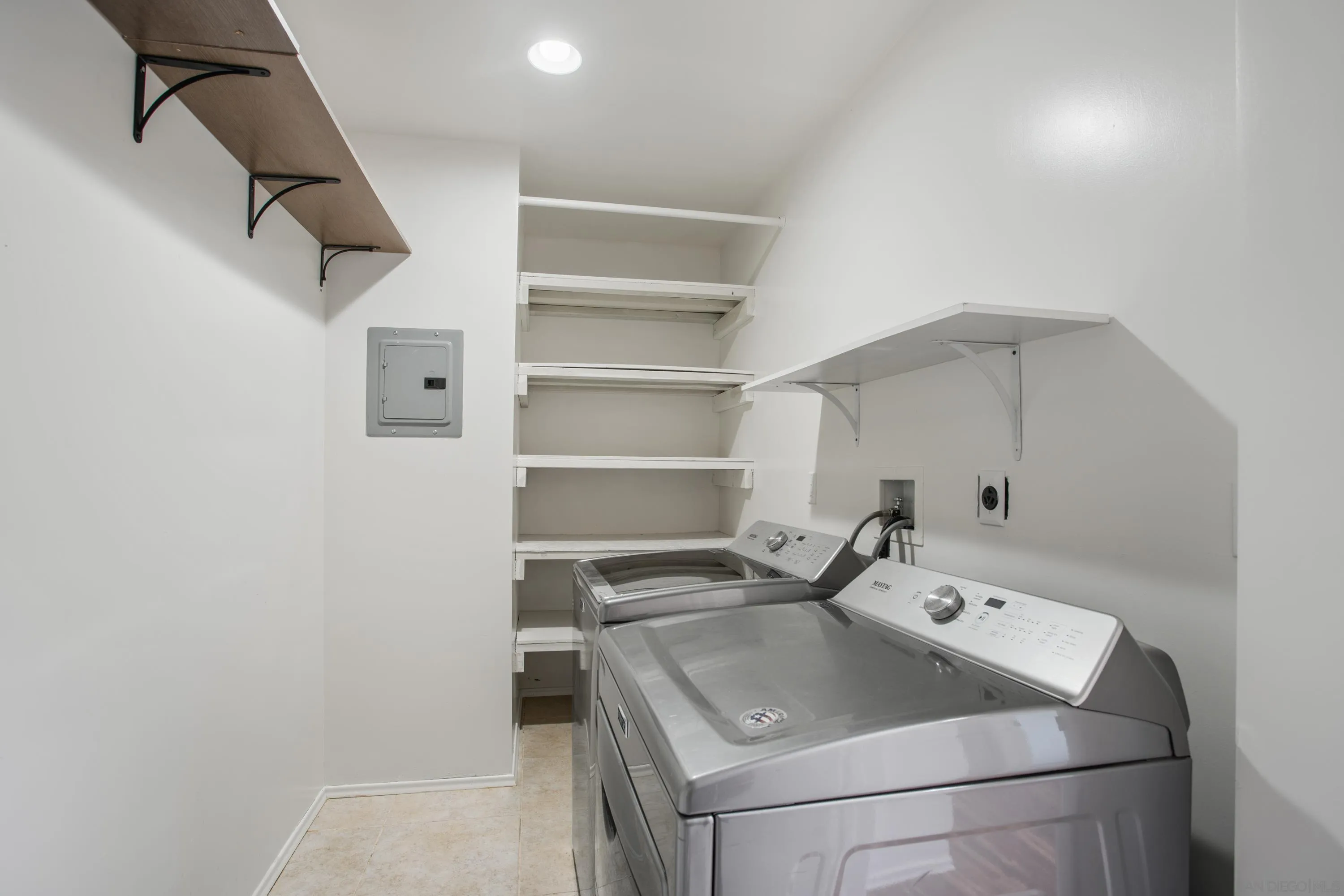 16355 Orchard Bend Road Poway, CA 92064 - Photo 24 of 49 a utility room with washer and dryer