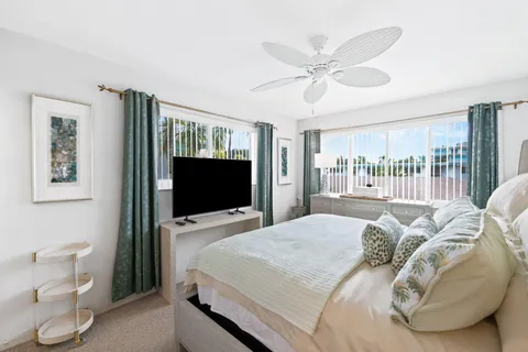 $625,000 | 180 Isle Of Venice Drive, Unit 224, Fort Lauderdale, FL 33301