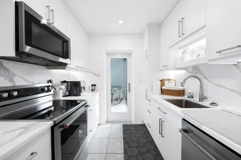 $625,000 | 180 Isle Of Venice Drive, Unit 224, Fort Lauderdale, FL 33301