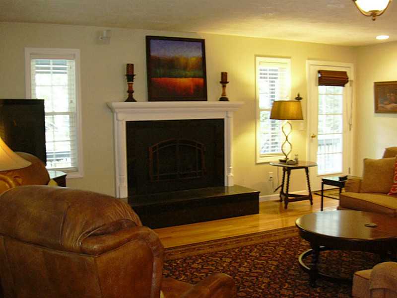 130 Pray Hill Road Glocester, RI 02814 - Photo 5 of 25 Living Room.