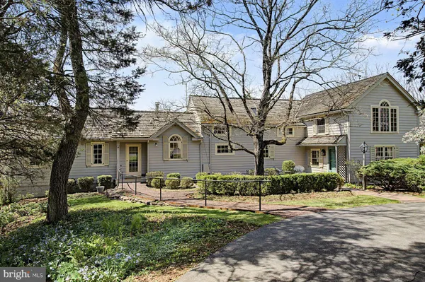 $1,050,000 | 542 Headquarters Road, Ottsville, PA 18942