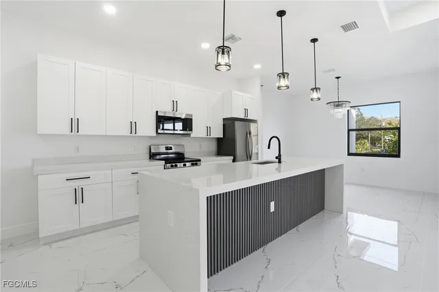 $354,900 | 88 Orange Avenue, LaBelle, FL 33935