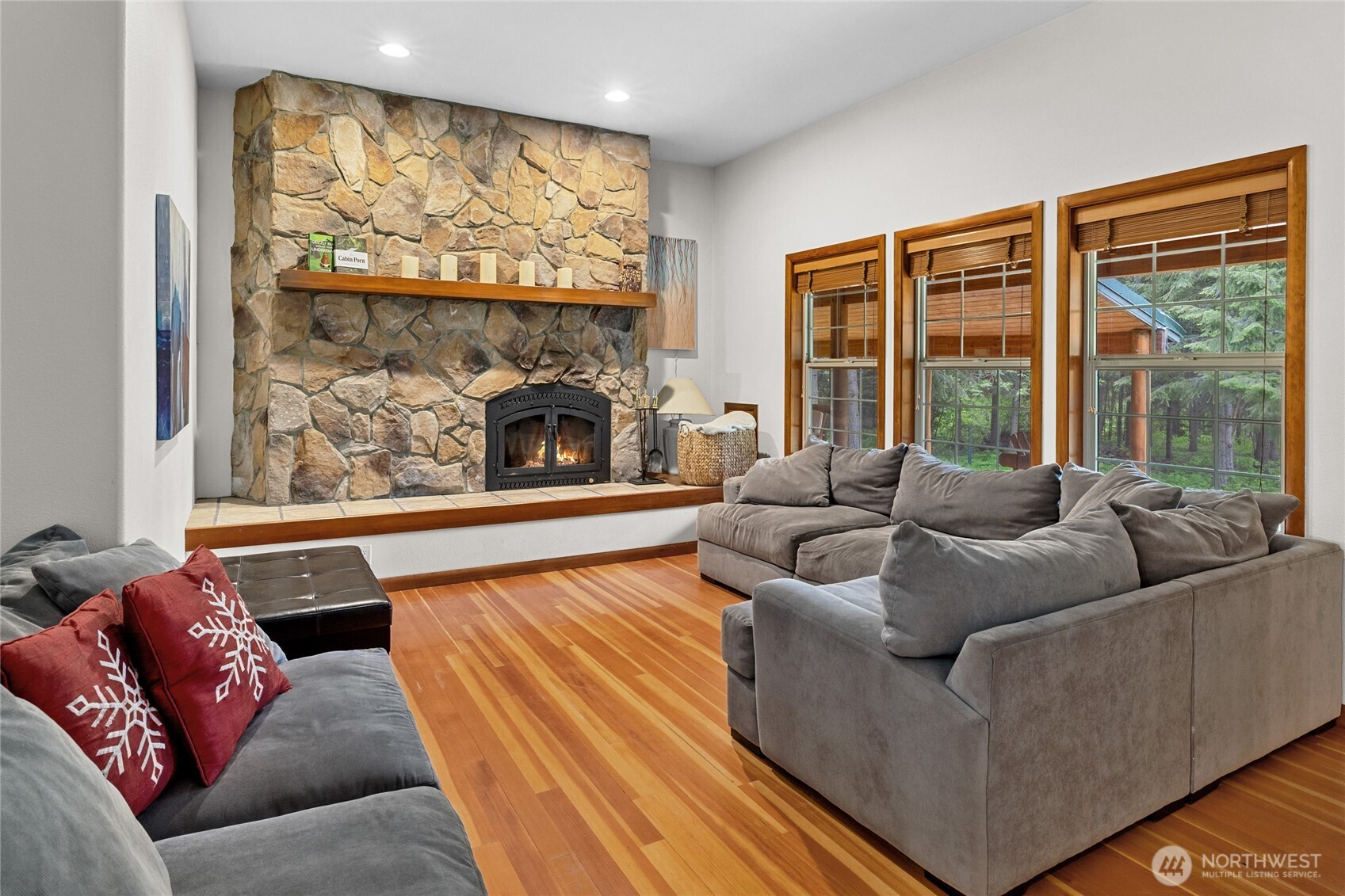 14997 Salmon La Sac Road Ronald, WA 98940 - Photo 14 of 39 a living room with furniture and a large window
