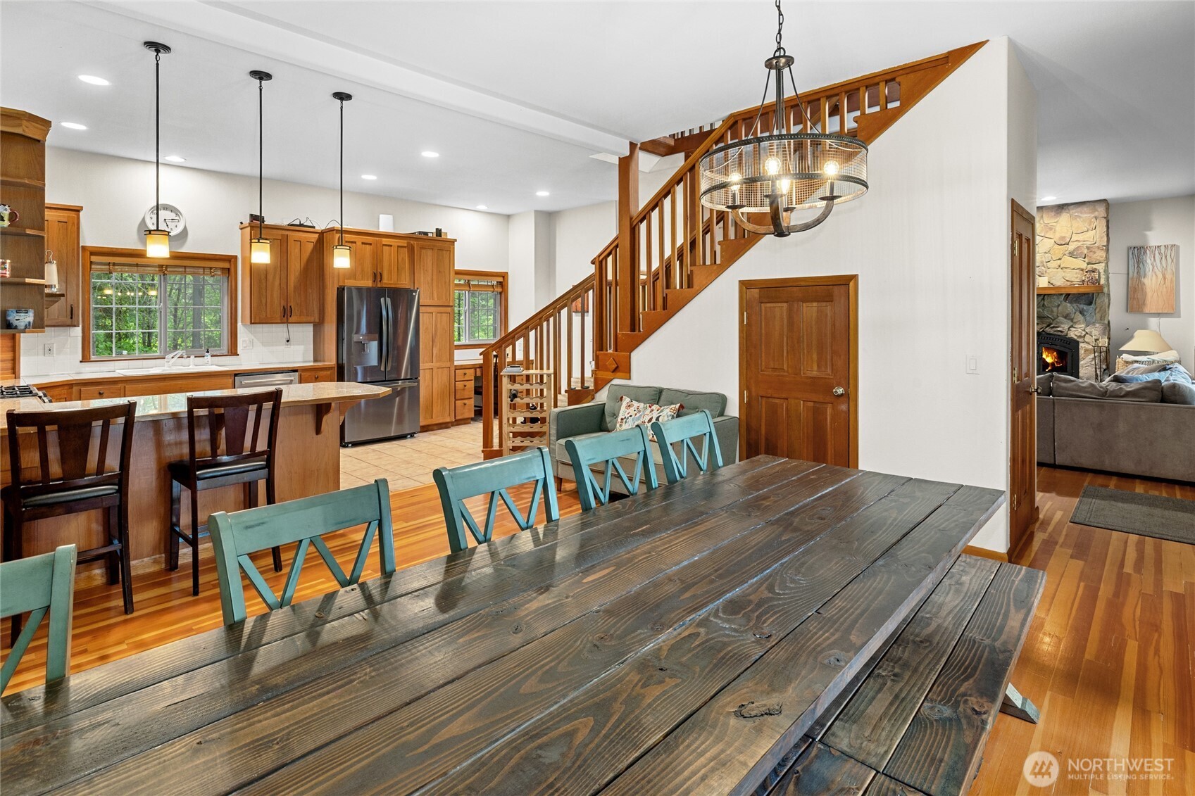 14997 Salmon La Sac Road Ronald, WA 98940 - Photo 15 of 39 a dining room with furniture entryway and wooden floor