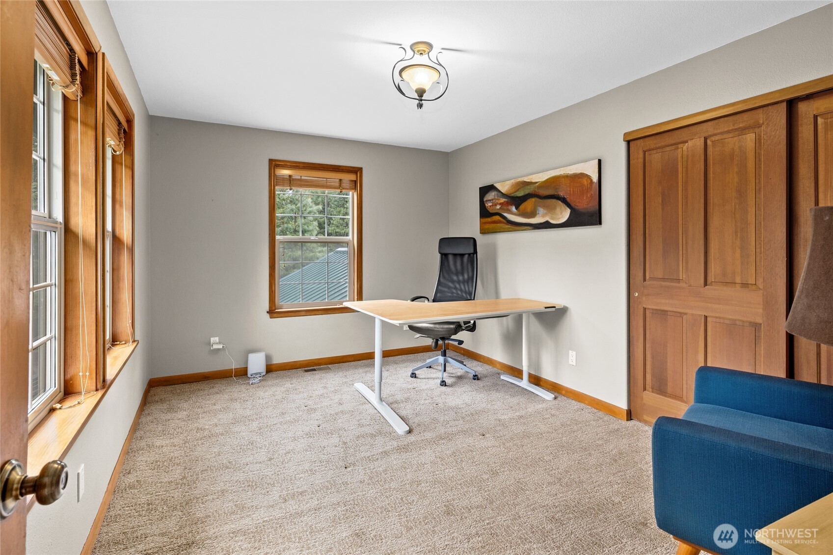 14997 Salmon La Sac Road Ronald, WA 98940 - Photo 25 of 39 a view of a livingroom with furniture and windows
