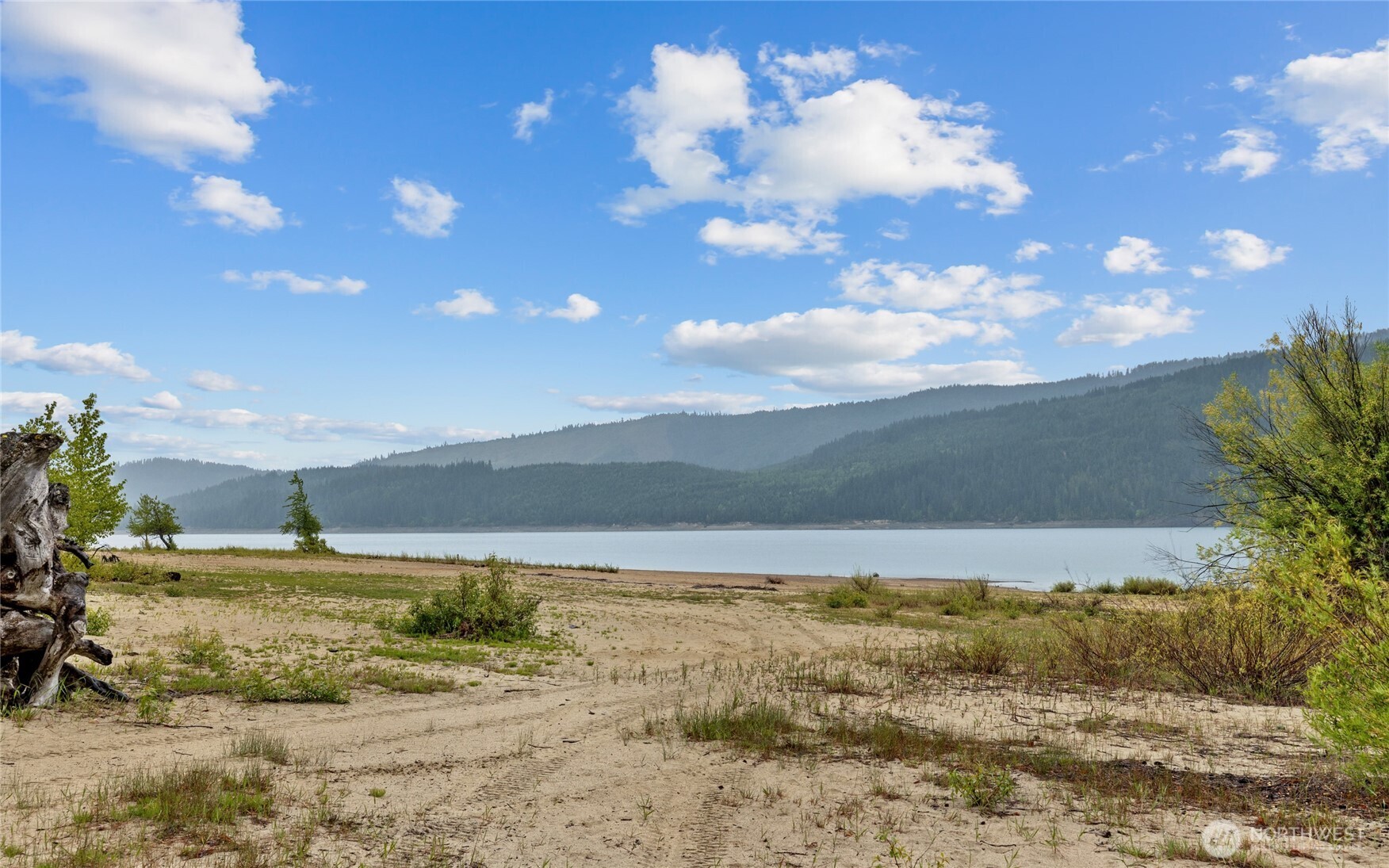 14997 Salmon La Sac Road Ronald, WA 98940 - Photo 6 of 39 a view of a lake with a mountain
