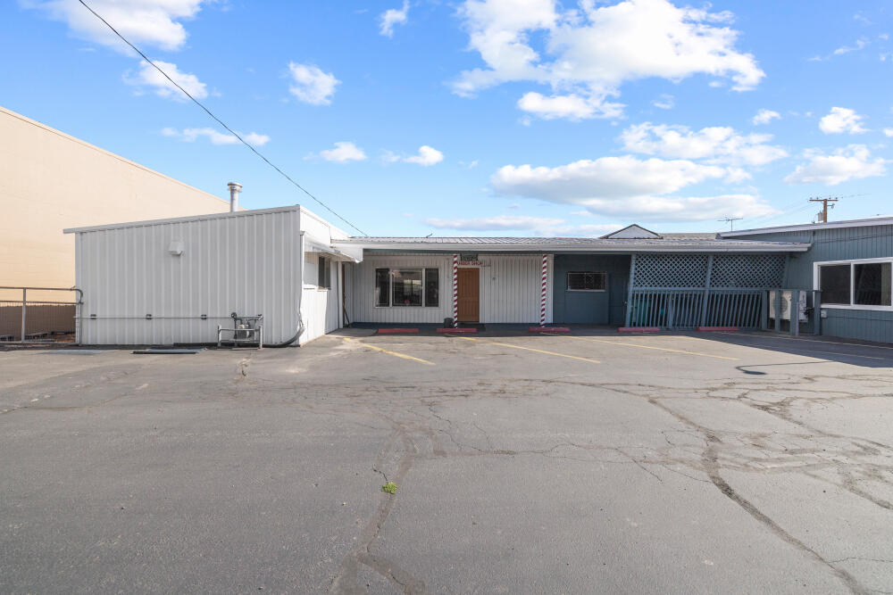 1633 Division Street Klamath Falls, OR 97601 - Photo 39 of 69 1633DivisionSt-46