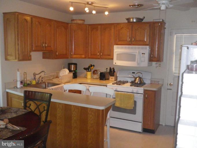 7408 Gresham Street Springfield, VA 22151 - Photo 3 of 12 Kitchen