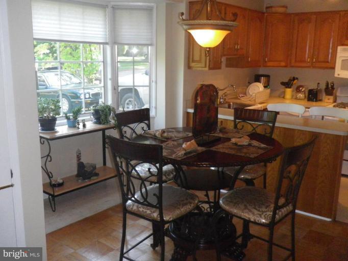 7408 Gresham Street Springfield, VA 22151 - Photo 5 of 12 Kitchen/Dining Room