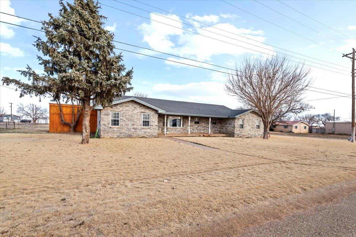 505 Reed Avenue Levelland, TX 79336 - Photo 3 of 21 02-505 Reed Ave