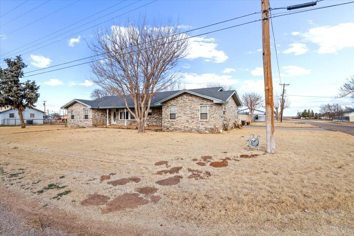 505 Reed Avenue Levelland, TX 79336 - Photo 4 of 21 03-505 Reed Ave