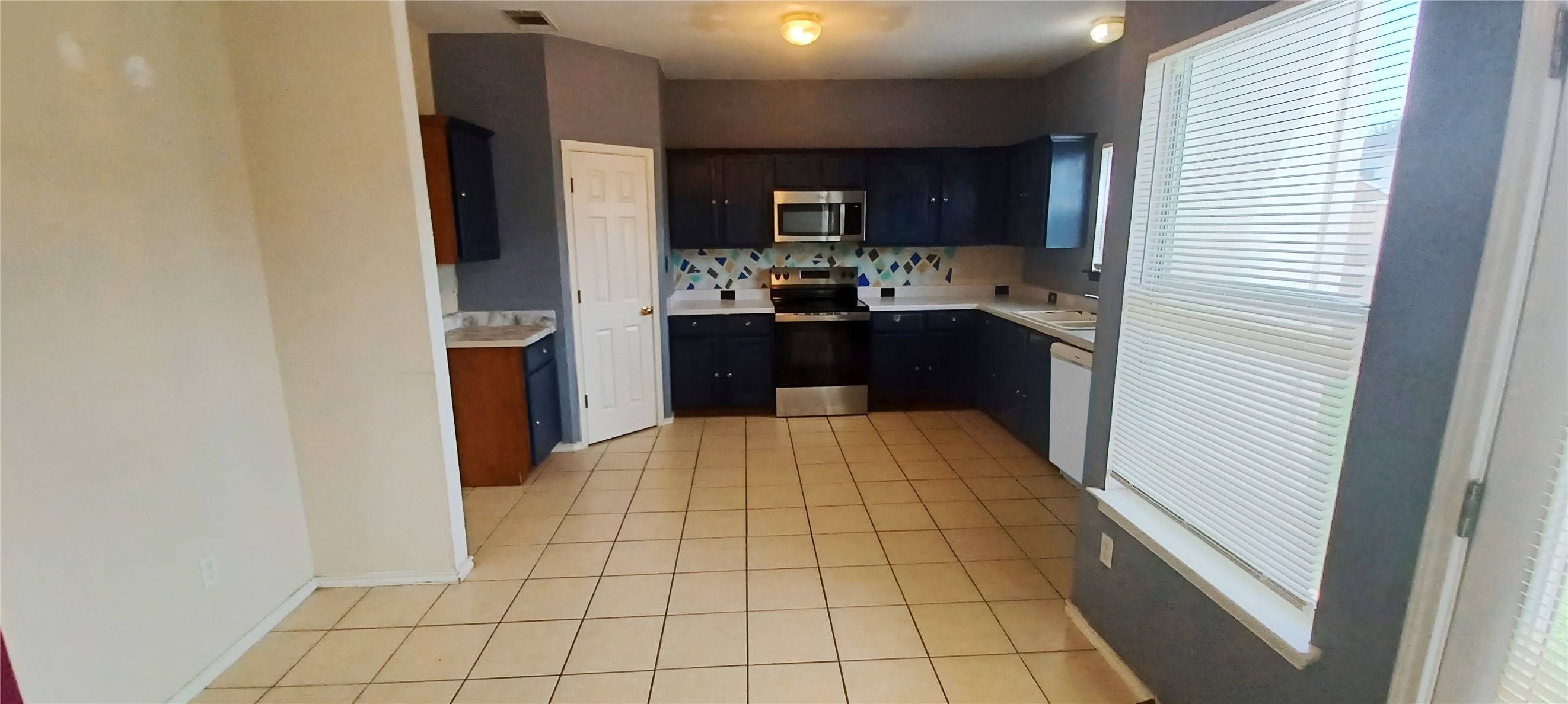 18101 Topsail Street Manor, TX 78653 - Photo 3 of 23