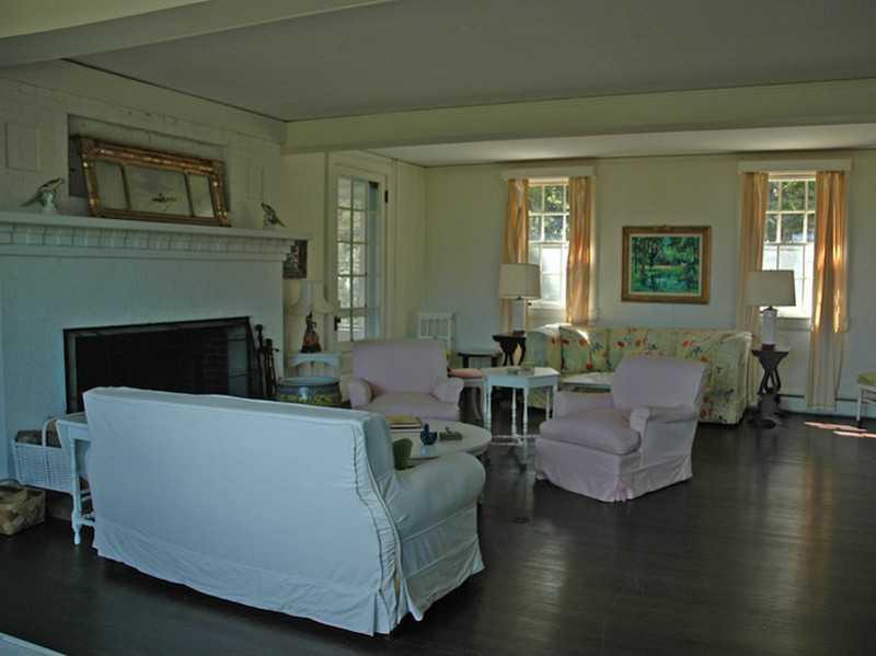 18 Upland Road Seal Harbor, ME 04675 - Photo 10 of 21 Living Room.