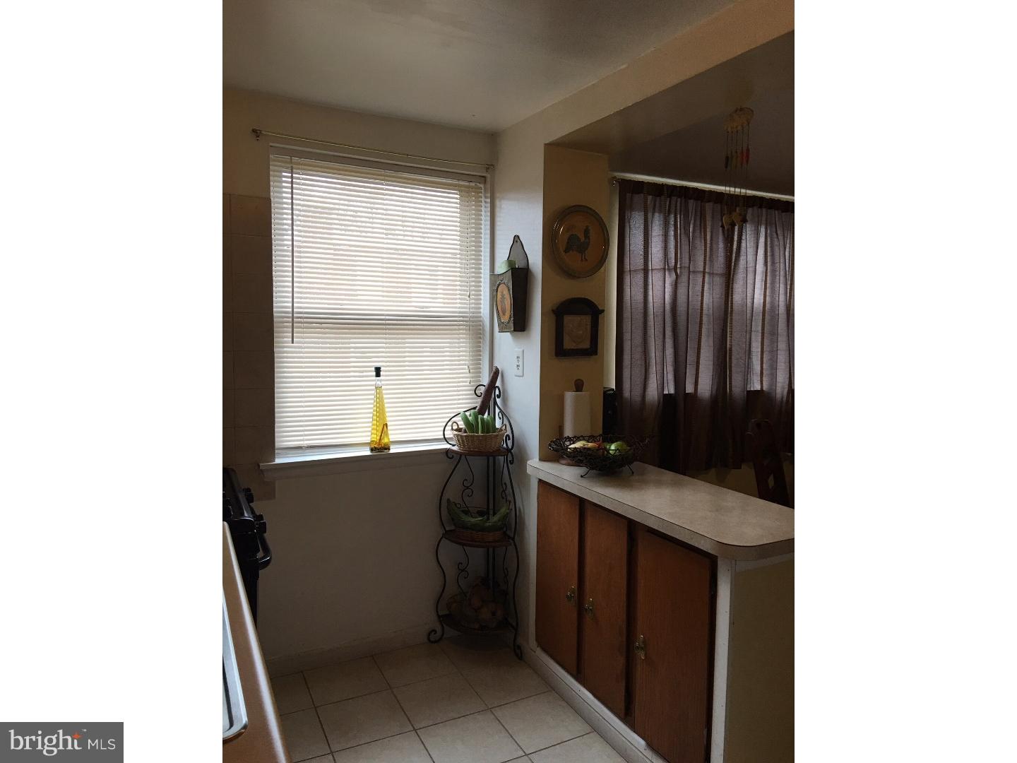 626 East Raymond Street Philadelphia, PA 19120 - Photo 12 of 25 Kitchen