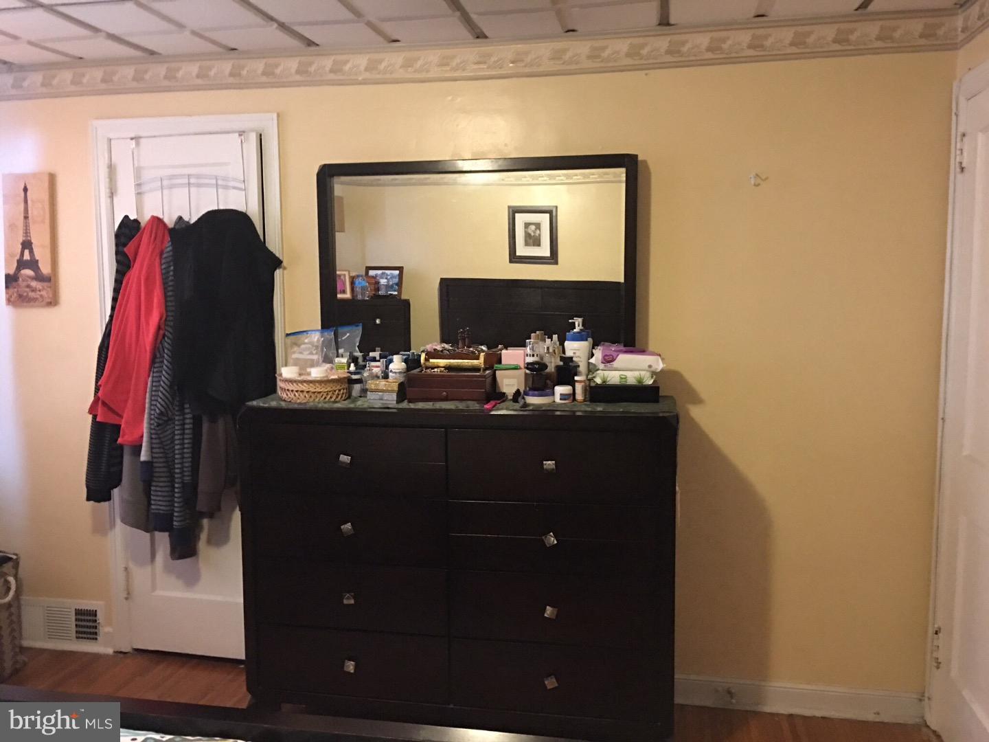 626 East Raymond Street Philadelphia, PA 19120 - Photo 15 of 25 Bedroom - Main