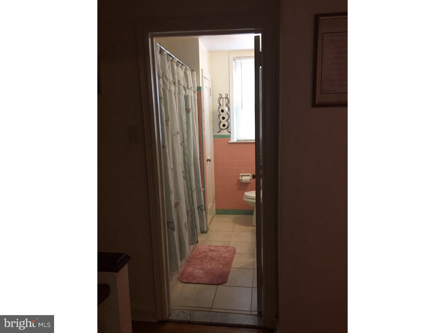 626 East Raymond Street Philadelphia, PA 19120 - Photo 18 of 25 Bathroom