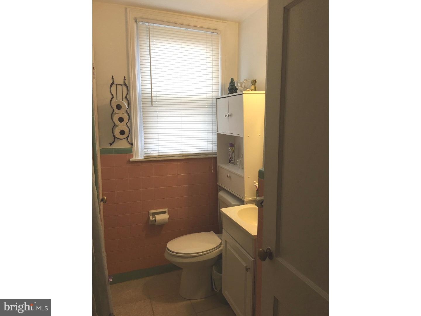 626 East Raymond Street Philadelphia, PA 19120 - Photo 19 of 25 Bathroom