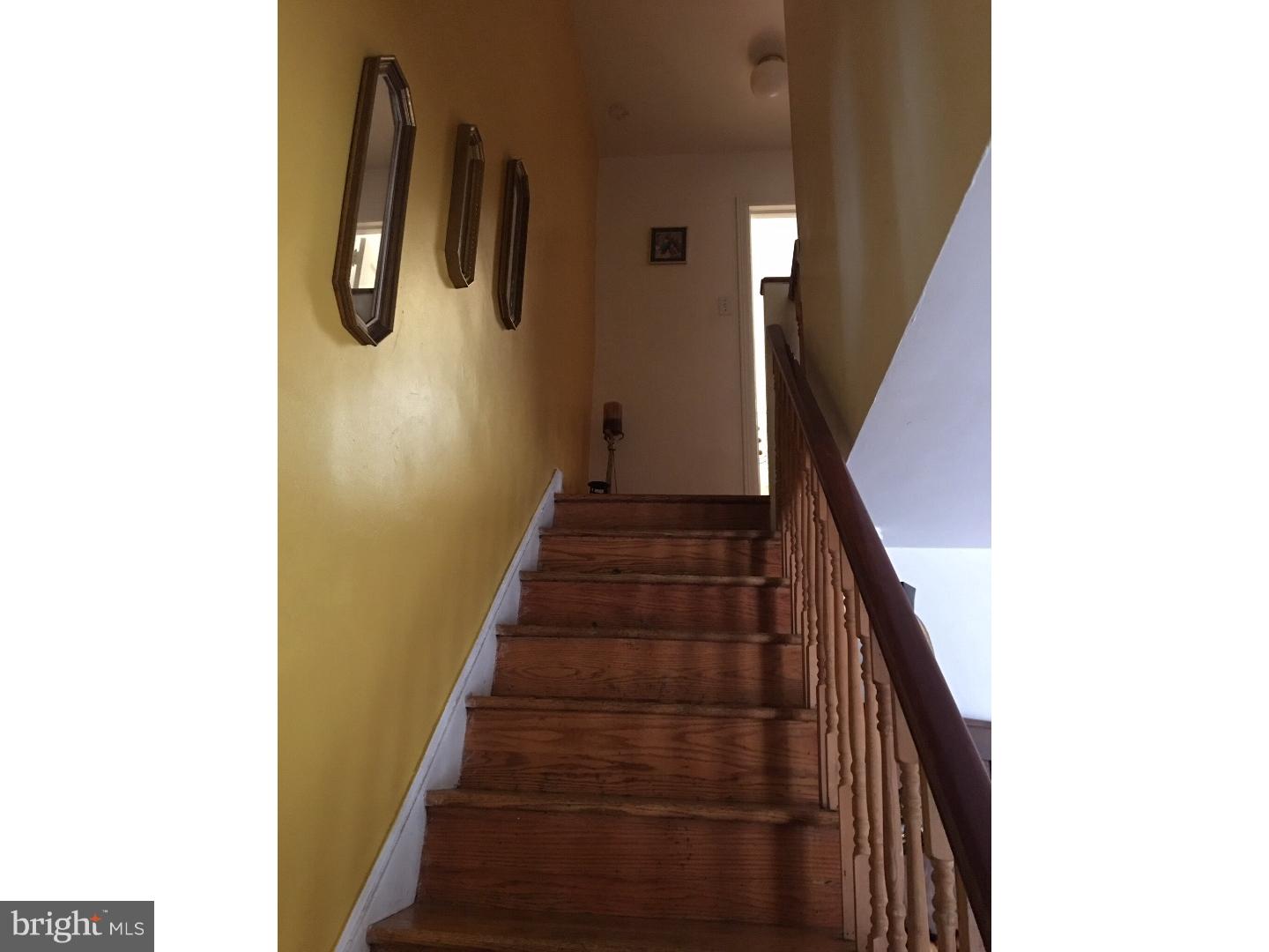 626 East Raymond Street Philadelphia, PA 19120 - Photo 20 of 25 Hallway