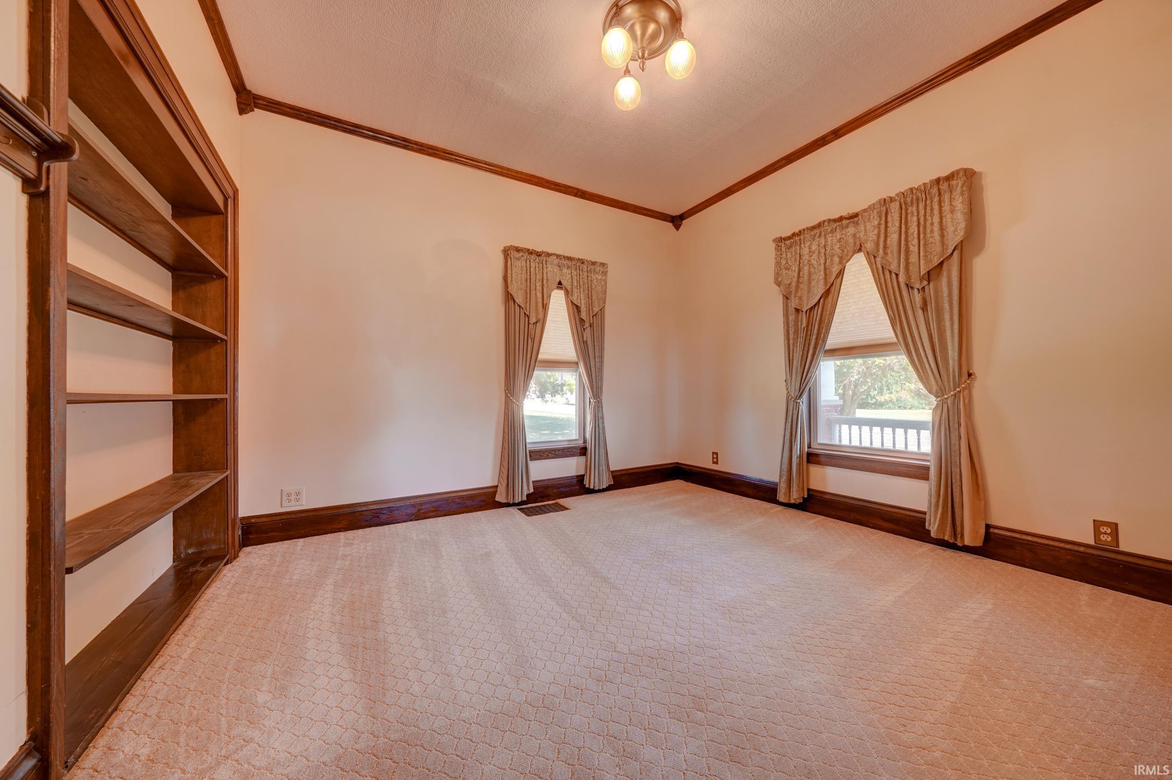 805 North Indiana Avenue Auburn, IN 46706 - Photo 15 of 36