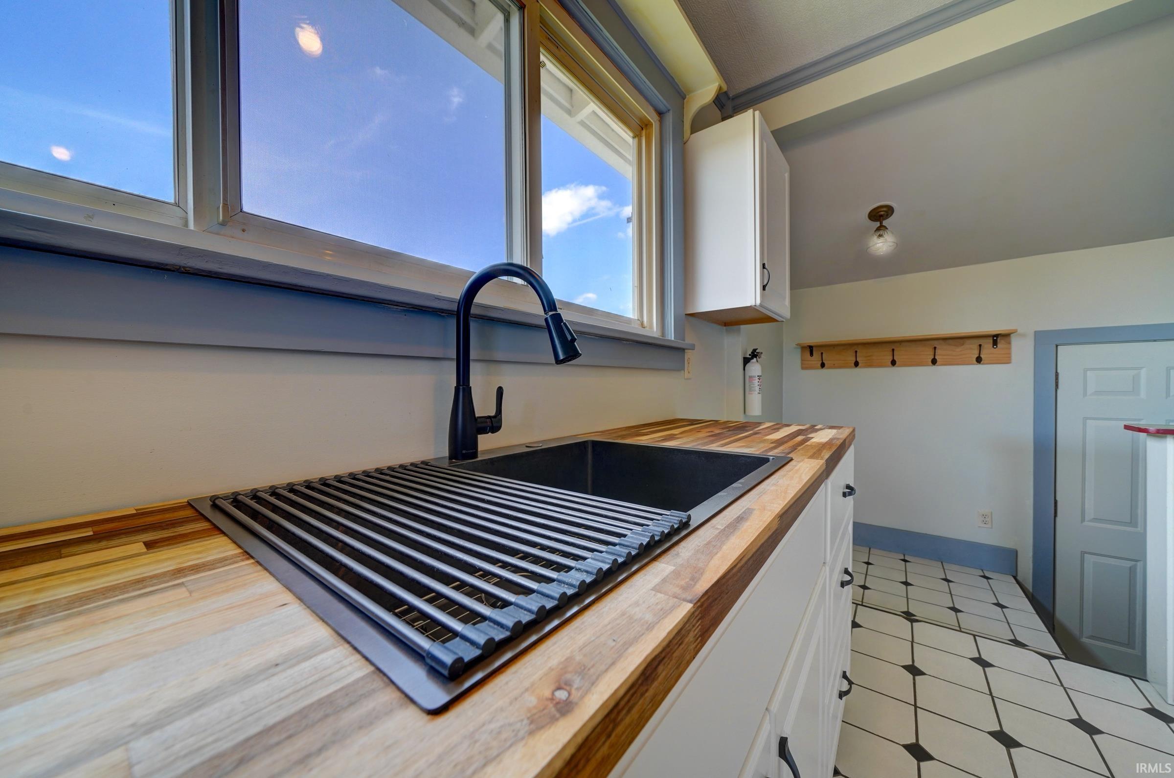 805 North Indiana Avenue Auburn, IN 46706 - Photo 26 of 36