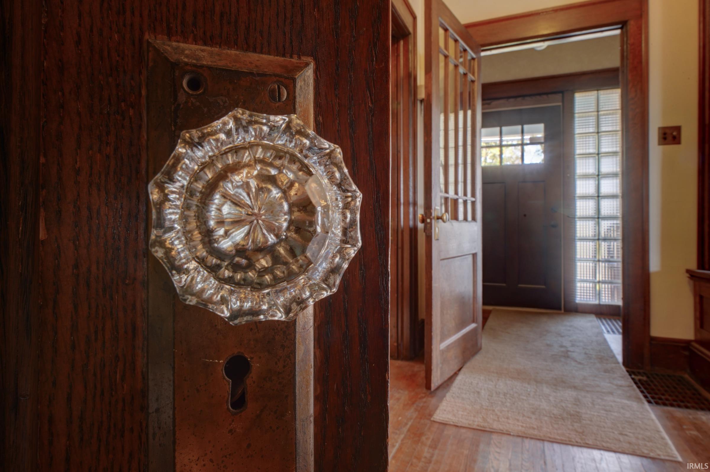 805 North Indiana Avenue Auburn, IN 46706 - Photo 9 of 36