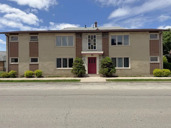 $1,400 | 7601 West 61st Place, Unit 1S, Summit Argo, IL 60501