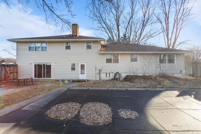 $269,500 | 2707 Donald Drive, Urbana, IL 61802