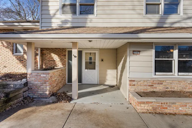 $269,500 | 2707 Donald Drive, Urbana, IL 61802