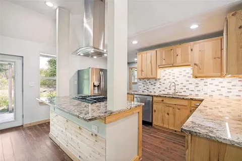 $525,000 | 16051 County Road 341, Terrell, TX 75161