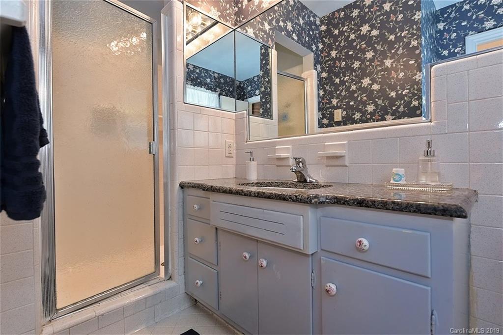 4244 Tottenham Road Charlotte, NC 28226 - Photo 14 of 27 Gallery Image 14