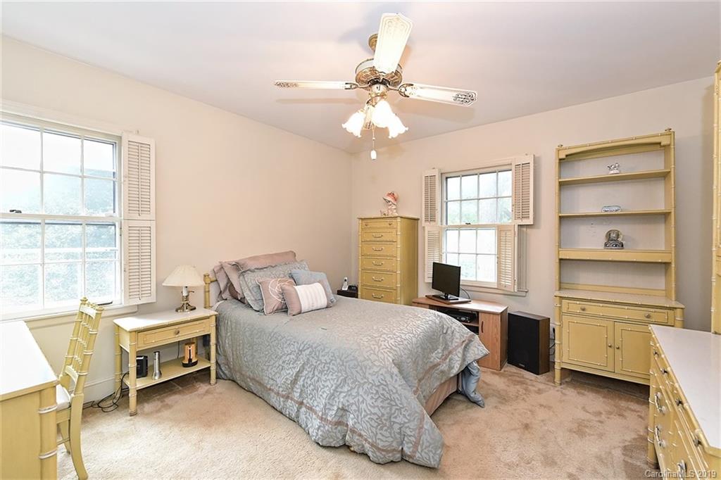 4244 Tottenham Road Charlotte, NC 28226 - Photo 15 of 27 Gallery Image 15