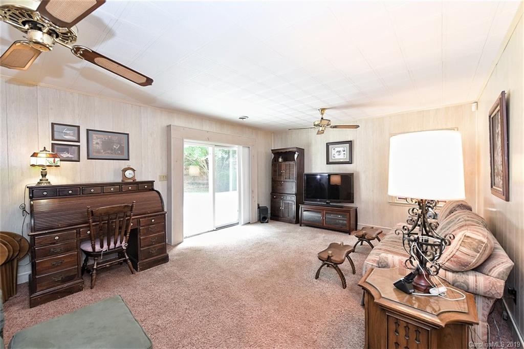 4244 Tottenham Road Charlotte, NC 28226 - Photo 18 of 27 Gallery Image 18