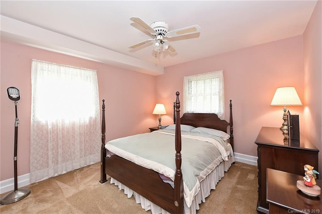 4244 Tottenham Road Charlotte, NC 28226 - Photo 20 of 27 Gallery Image 20