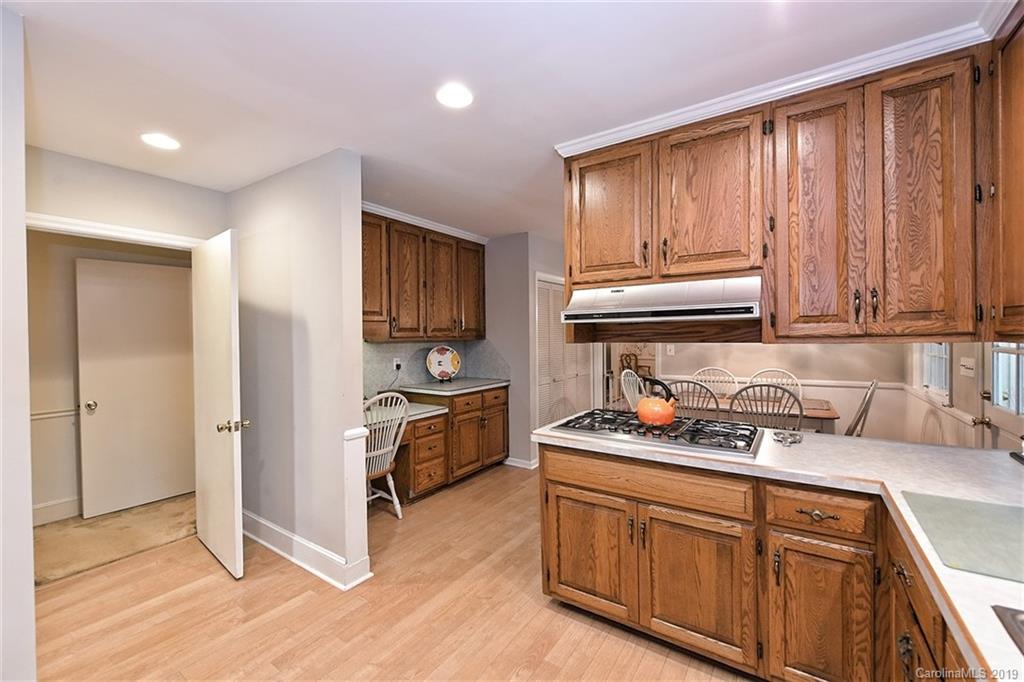 4244 Tottenham Road Charlotte, NC 28226 - Photo 9 of 27 Gallery Image 9