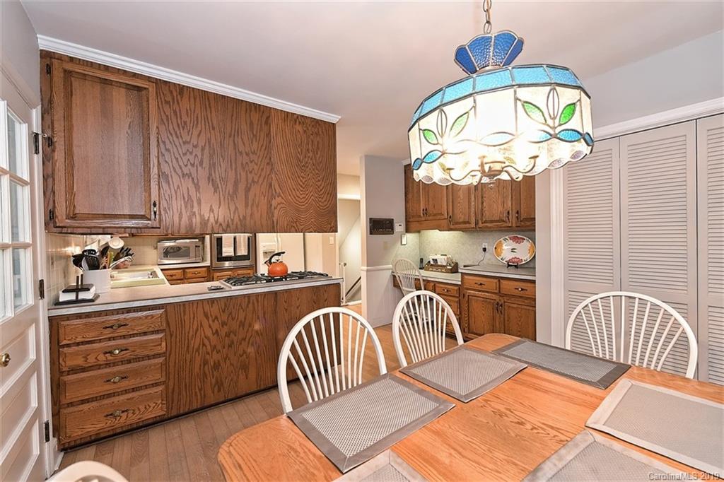 4244 Tottenham Road Charlotte, NC 28226 - Photo 10 of 27 Gallery Image 10