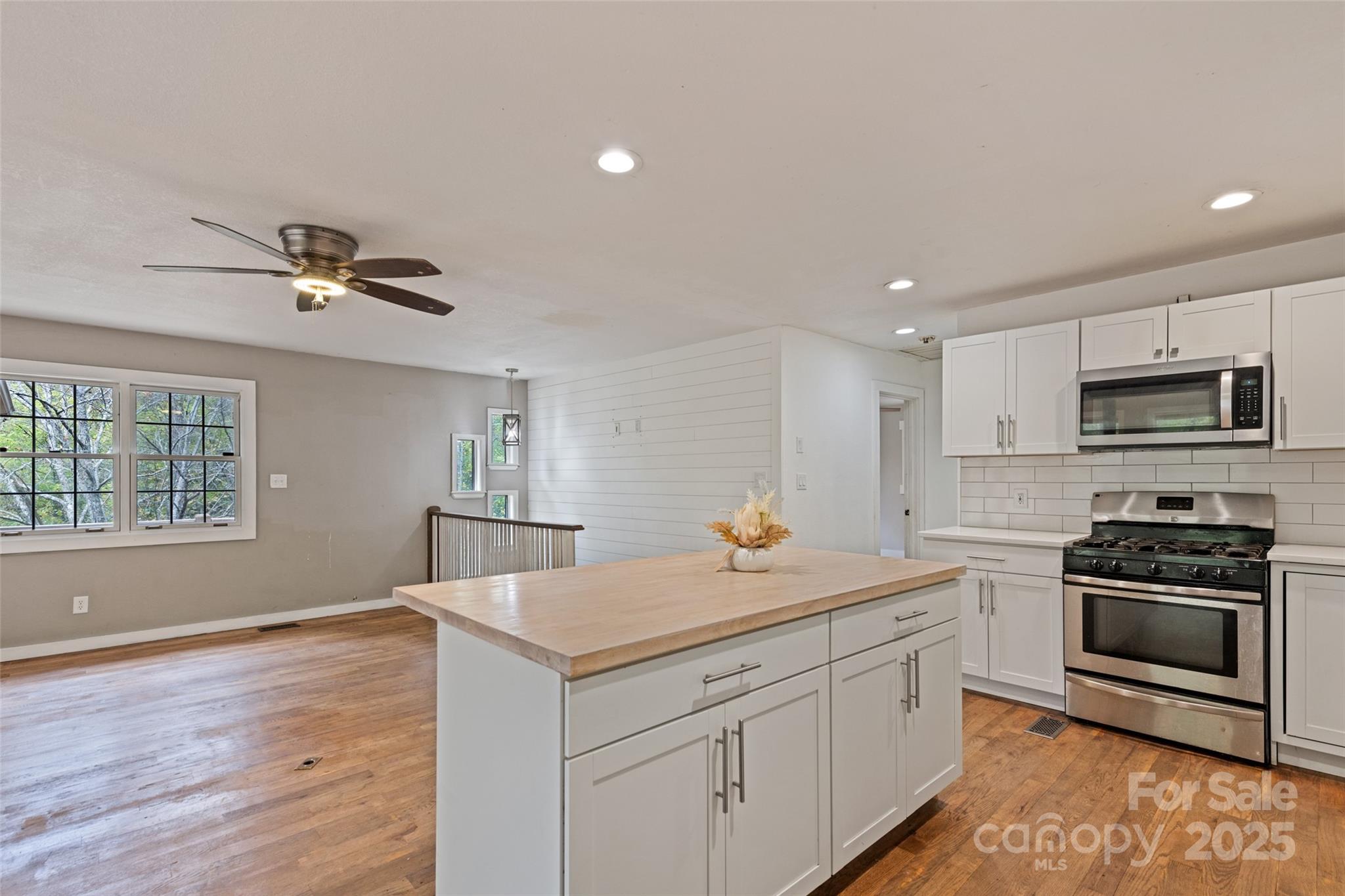 940 Haynes Cove Clyde, NC 28721 - Photo 20 of 48