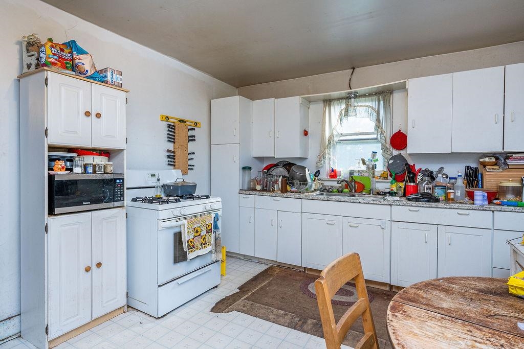 980 South Herman Road Suttons Bay, MI 49682 - Photo 6 of 43 1905755-5.JPG