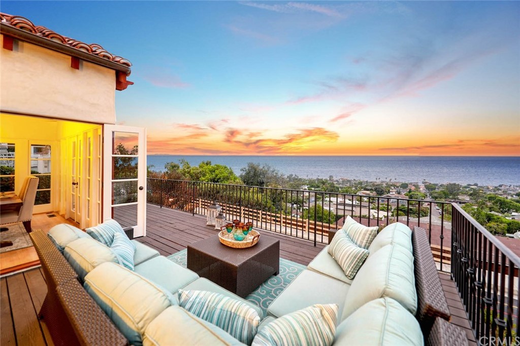 1107 Coast View Drive Laguna Beach, CA 92651 - Photo 3 of 48