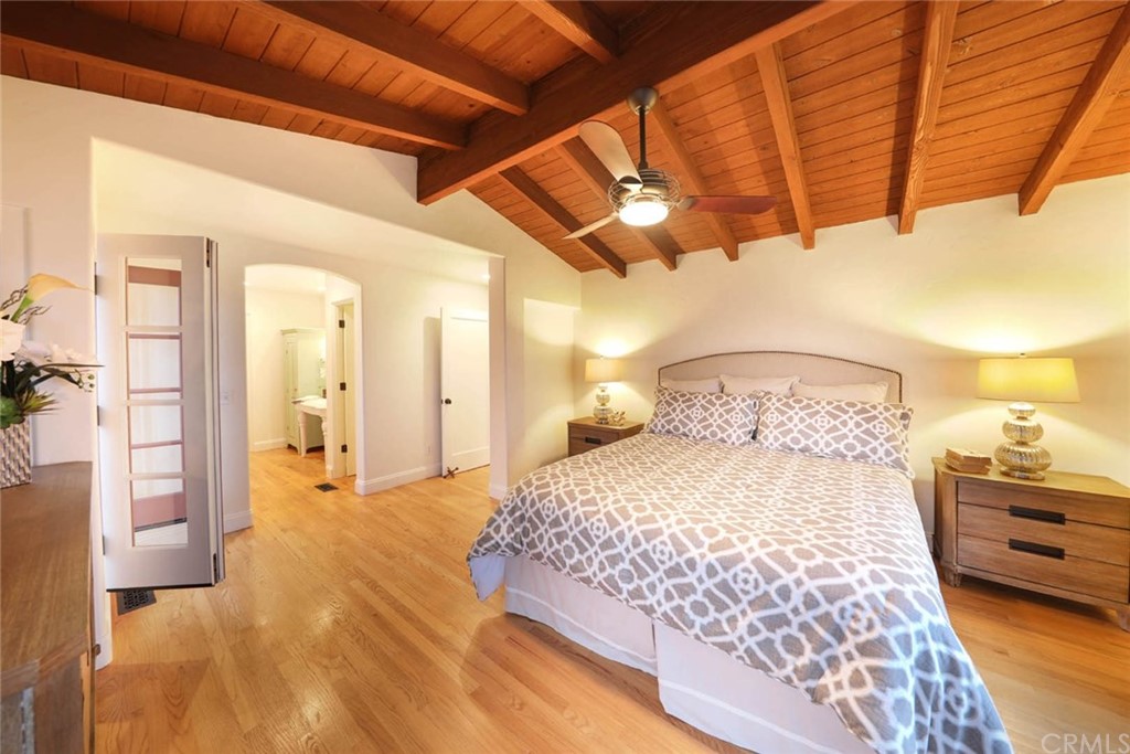 1107 Coast View Drive Laguna Beach, CA 92651 - Photo 32 of 48