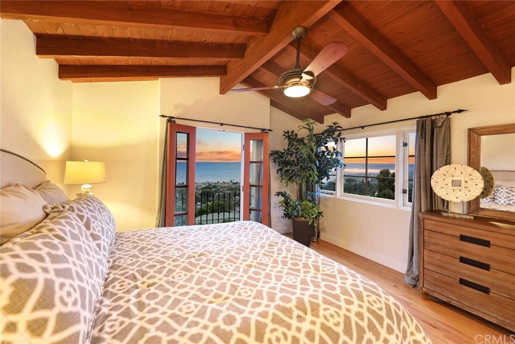 1107 Coast View Drive Laguna Beach, CA 92651 - Photo 33 of 48