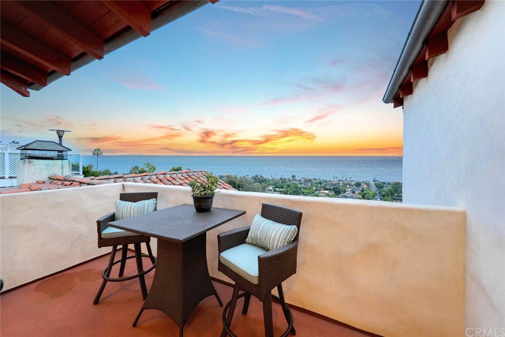 1107 Coast View Drive Laguna Beach, CA 92651 - Photo 34 of 48